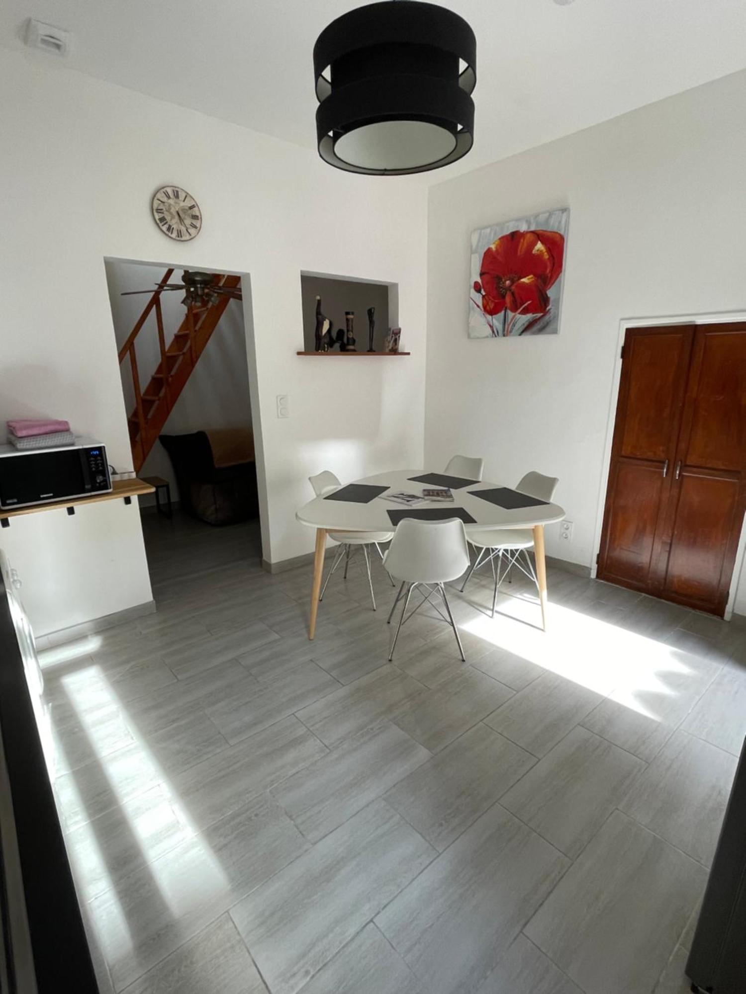 Chez Sonou , Nimes Centre Appartement Buitenkant foto