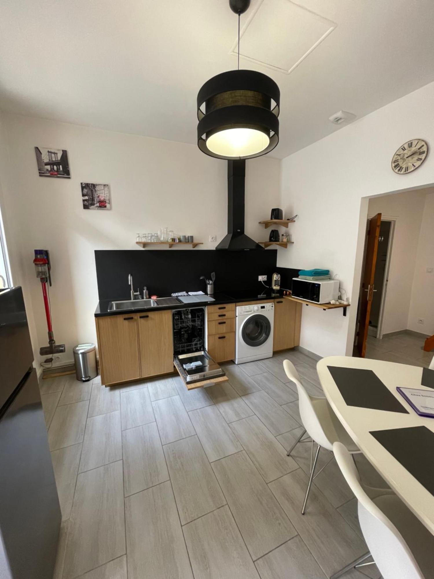 Chez Sonou , Nimes Centre Appartement Buitenkant foto