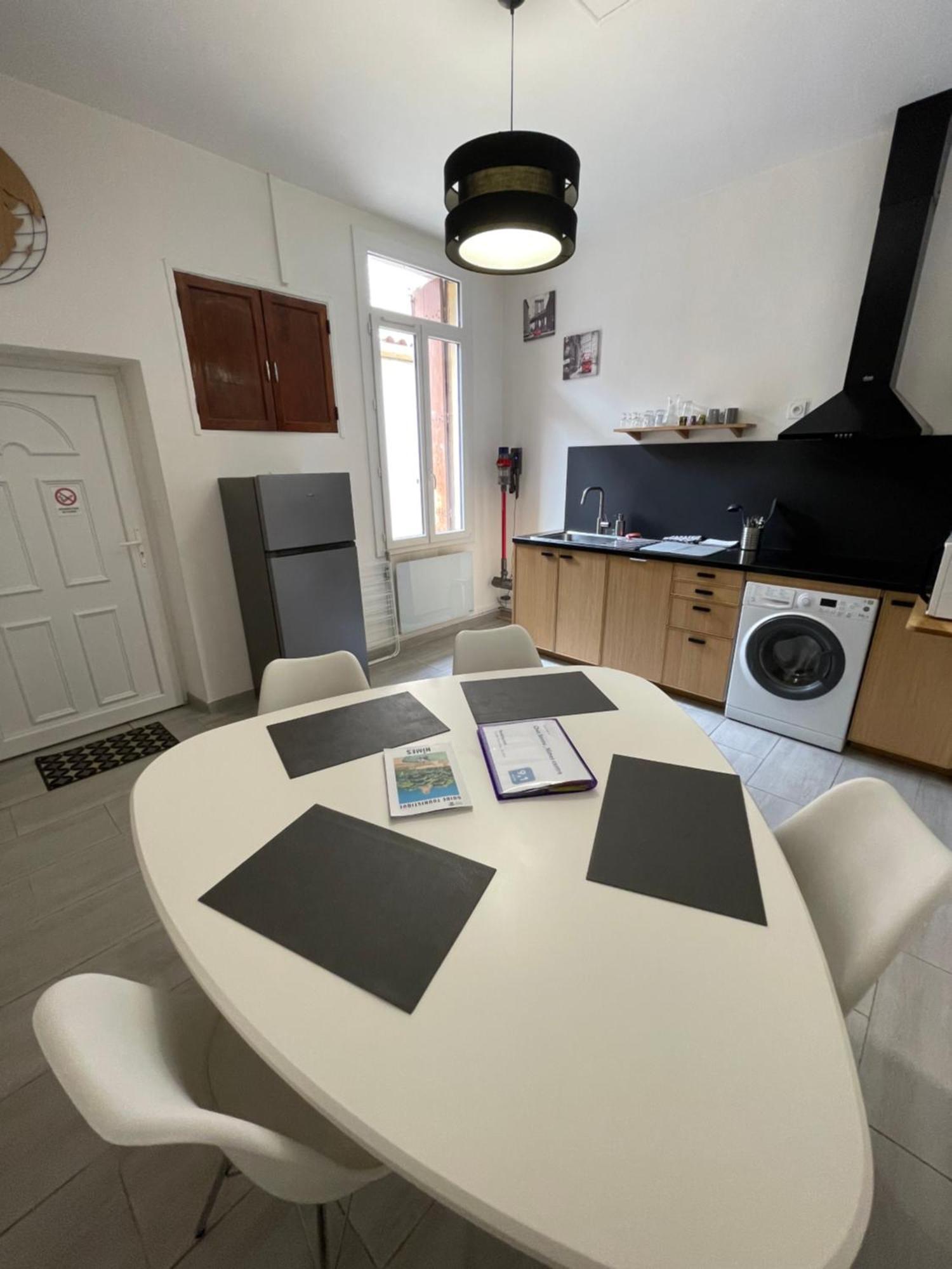 Chez Sonou , Nimes Centre Appartement Buitenkant foto