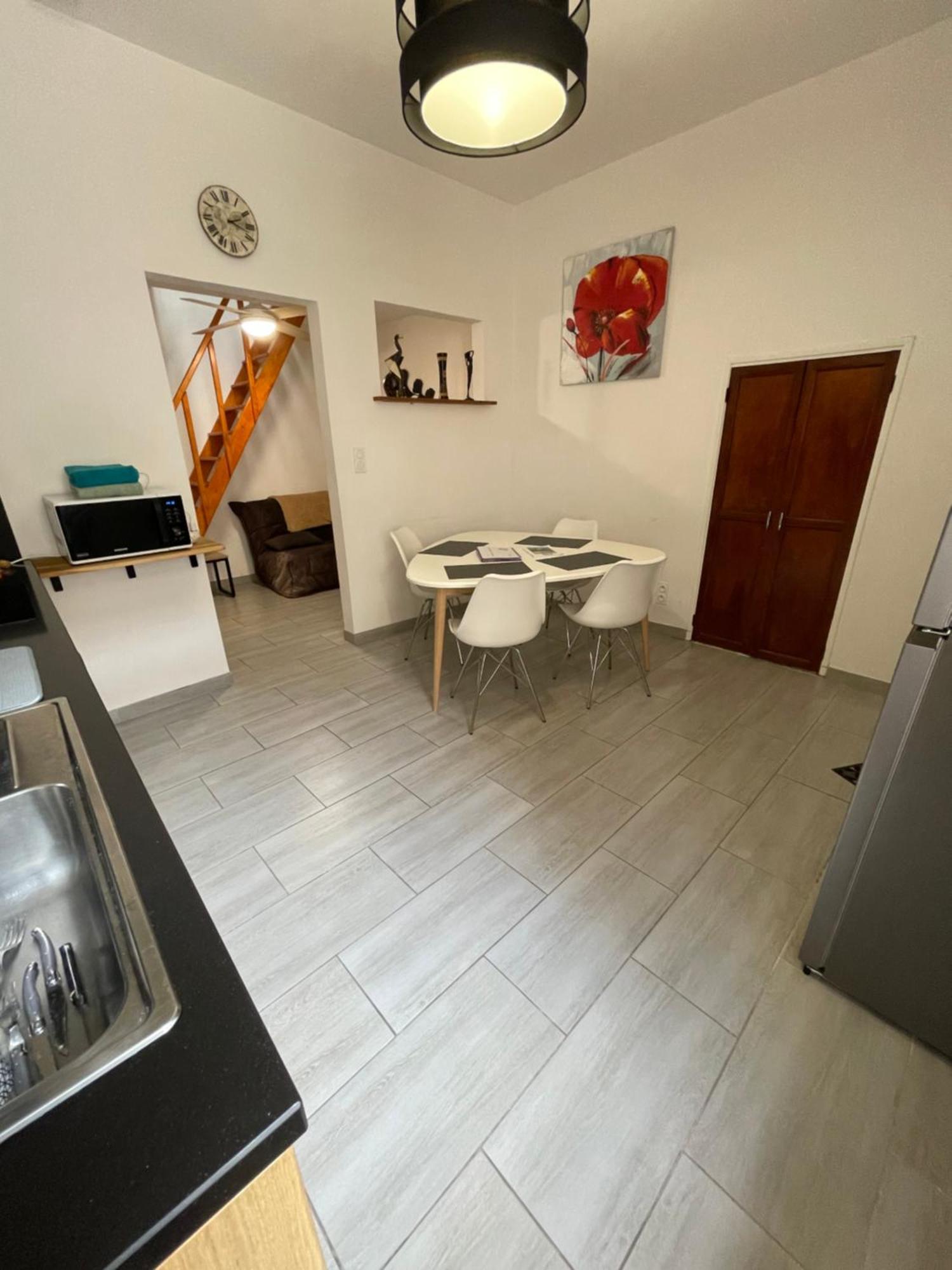 Chez Sonou , Nimes Centre Appartement Buitenkant foto